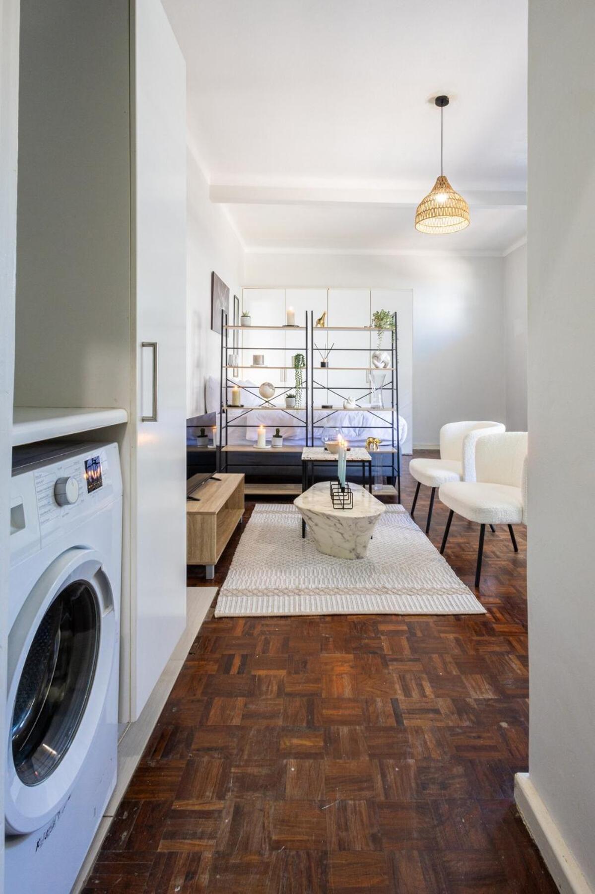 Charming Sea Point Apartment Cape Town