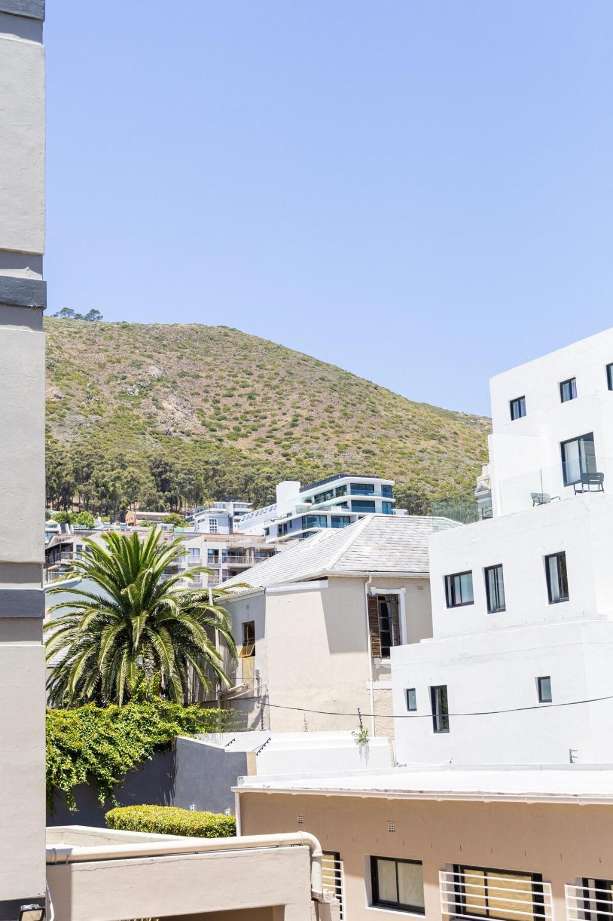 Charming Sea Point Apartment *